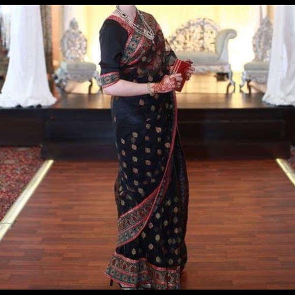 Pakistani/indian formal saree - Picture 3 of 3
